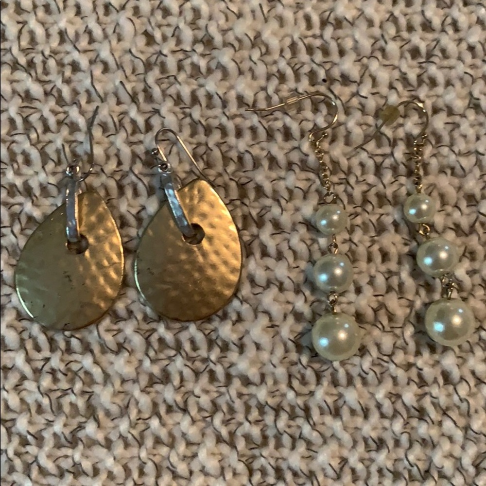 Two pack earrings